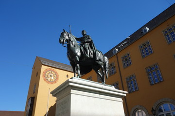 Fototapeta na wymiar Ludwig der Erste Statue