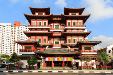 the Buddha's Relic Tooth Temple in Singapore Chinatown