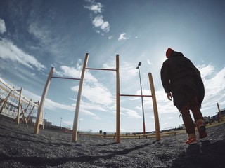 man is going to pull bar 