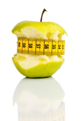 Apfel auf mit Maßband