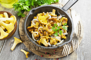 Fried chanterelles