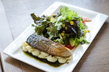 ceasar salad with grill salmon