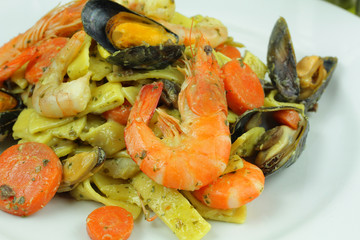 tagliatelles aux fruits de mer 25092015