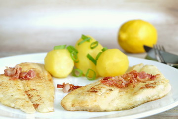 Schollenfilet mit Kartoffeln