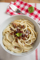 Spaghetti in Käsesauce