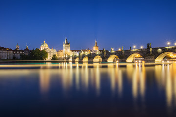 Fototapeta na wymiar Prague bridge at night