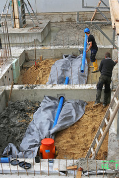 Verlegung von Rohrdrainage