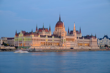 Fototapeta na wymiar The Hungarian Parliament building at night