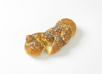 Braided poppy seed bread bun