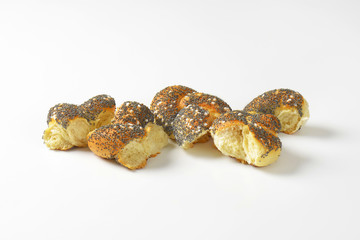 Braided poppy seed bread bun