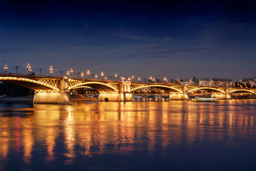 Fototapeta na wymiar Margaret bridge at dusk in Budapest