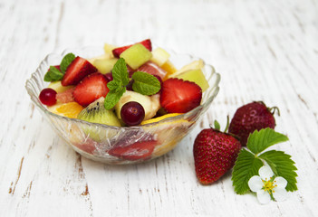 Salad with fresh fruits