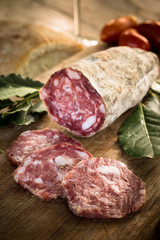 Salsiccia secca di suino, cucina italiana