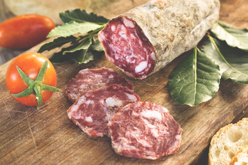 Salsiccia secca di suino, cucina italiana