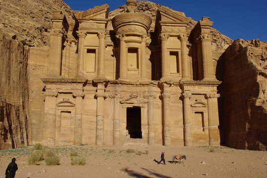Jordanie, temple El Deir à Petra