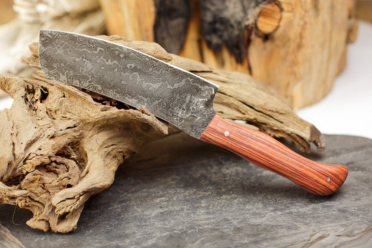 Handgeschmiedetes Santoku Messer aus Damaszener Stahl