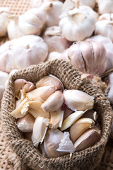 garlics on the bamboo basket