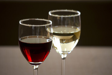 赤ワインと白ワイン