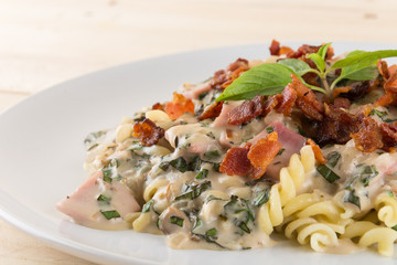 penne pasta with cream sauce