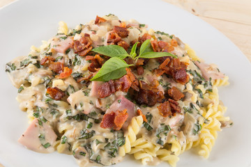 penne pasta with cream sauce