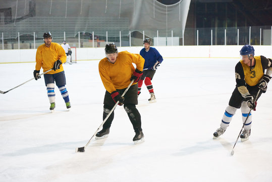 ice hockey sport players