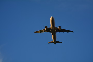 青空と飛行機