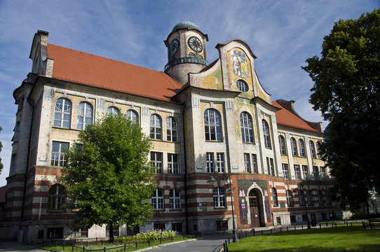 Budynek liceum og&oacute;lnokształcącego w Bytomiu