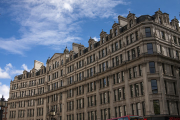 Fototapeta na wymiar Prunkvolle Fassade in Londons Innenstadt