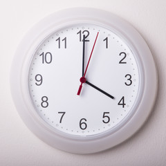 orologio alle quattro in punto