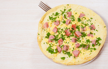 omelet with ham and cheese
