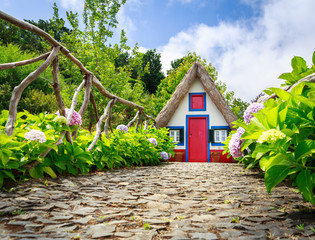 Forecourt of the house © Nomad_Soul