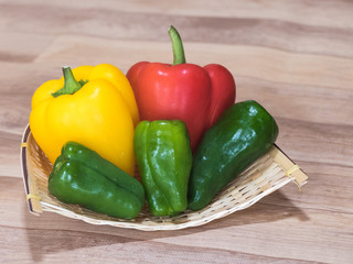 ピーマンとパプリカ