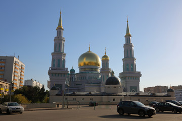 Fototapeta na wymiar The largest and highest in Europe Muslim mosque. Moscow, Russia