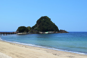 Naklejka na ściany i meble 庄内浜のさざ波／山形県の庄内浜で、さざ波の風景を撮影した写真です。