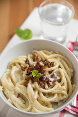 Spaghetti in Käsesauce