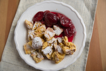 Kaiserschmarrn mit Zwetschgenröster