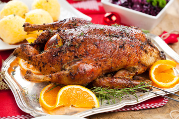 Gebratene Ente mit Knödel und balukraut