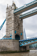 Fototapeta na wymiar Tower Bridge Turm