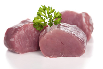 Rohes Schweinefilet als Freisteller