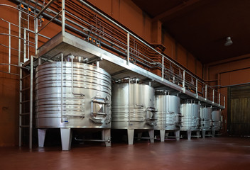 Metal tanks for wine fermentation process - 92241103