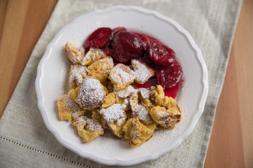 Kaiserschmarrn mit Zwetschgenröster 