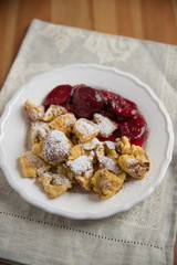 Kaiserschmarrn mit Zwetschgenröster 