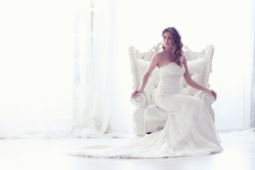 Fototapeta premium Young beautiful bride