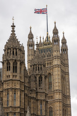 Fototapeta na wymiar Westminster Palace Turm mit Fahne