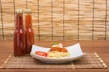 Spaghetti with minced meat and vegetables