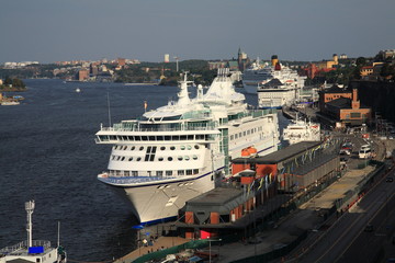 Cruise terminal