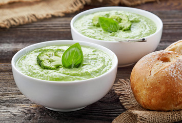 broccoli and green peas soup