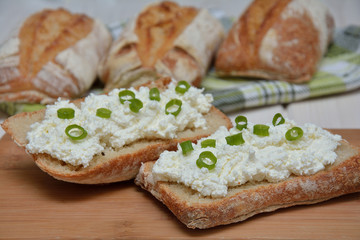 sandwich with cottage cheese