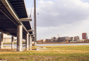 Rheinkniebrücke Düsseldorf