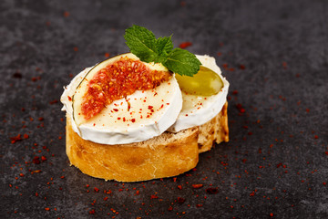 Baguette mit Ziegenkäse - Baguette with goat cheese